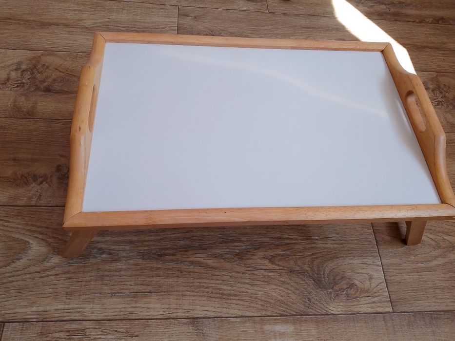 Продам столик для завтраков в постель