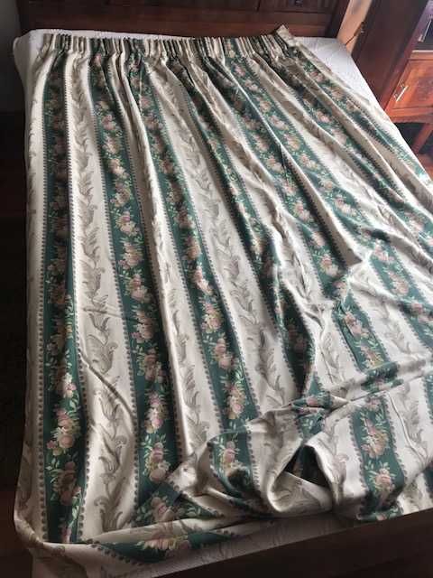 Cortinados anos 80 em bom estado