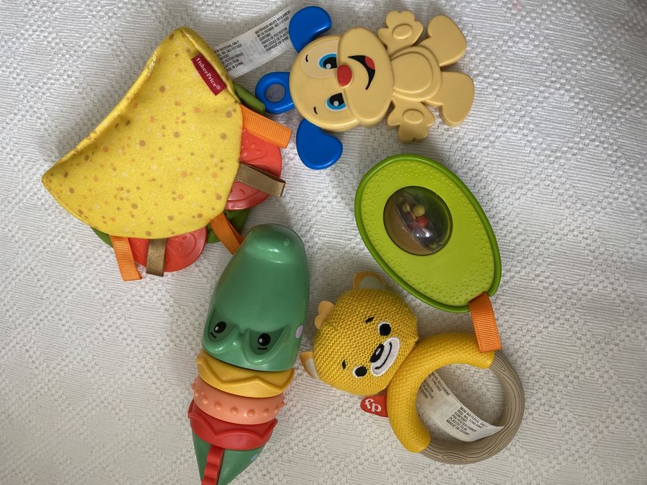 Grzechotki gryzaki fisher price