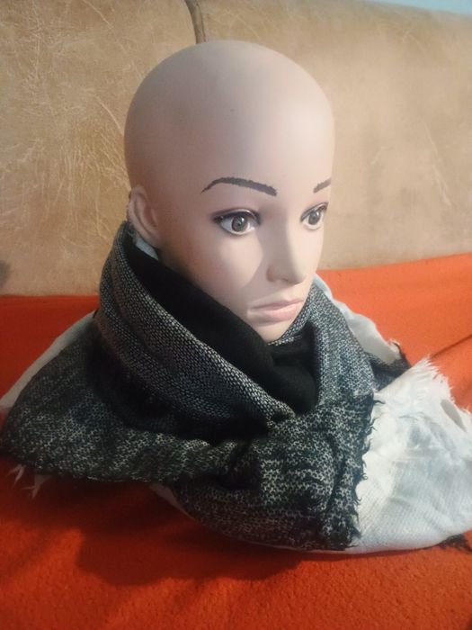 Chusta w kratkę szaro czarny