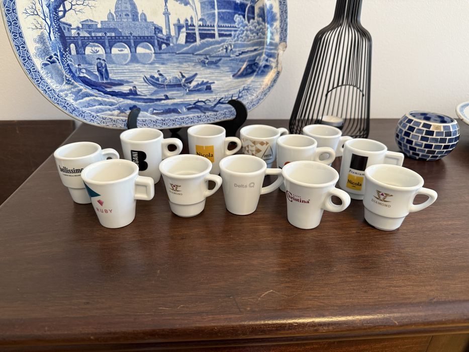 Colecao de chavenas de cafe (24)