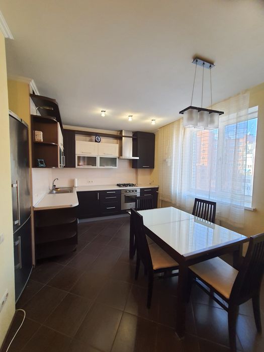 Здам 3-х кімнатну квартиру по вул. Подільській. Власник.