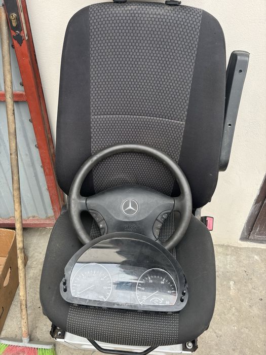 щиток руль спрінтер 906