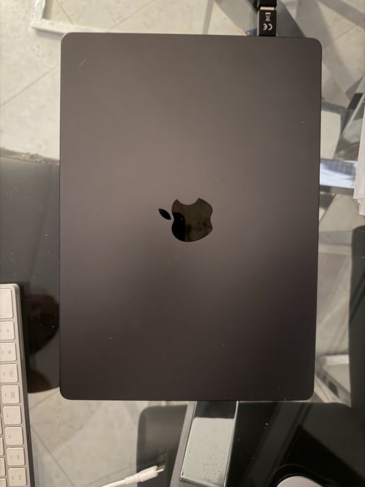 NOVO ,MacBook Pro de 14 polegadas com Apple M5, uma configuração bastante potente para utilização profissional