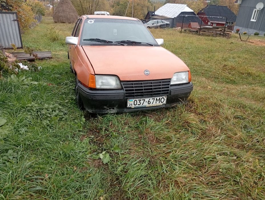Opel Kadet продаю по запчастинах 1.3 бензин