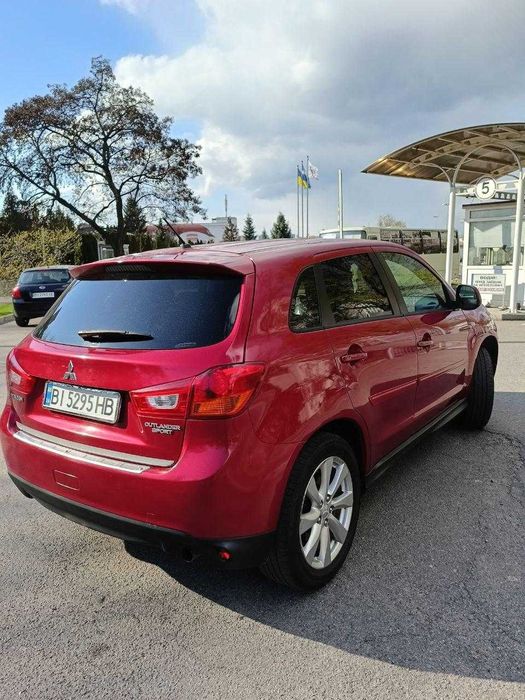 Продаю гарний кросовер!