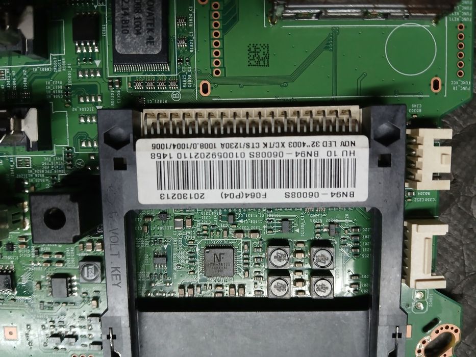 PEÇAS - TV LED 32" - Samsung UE32EH4003W - com Ecrã Partido!!_2