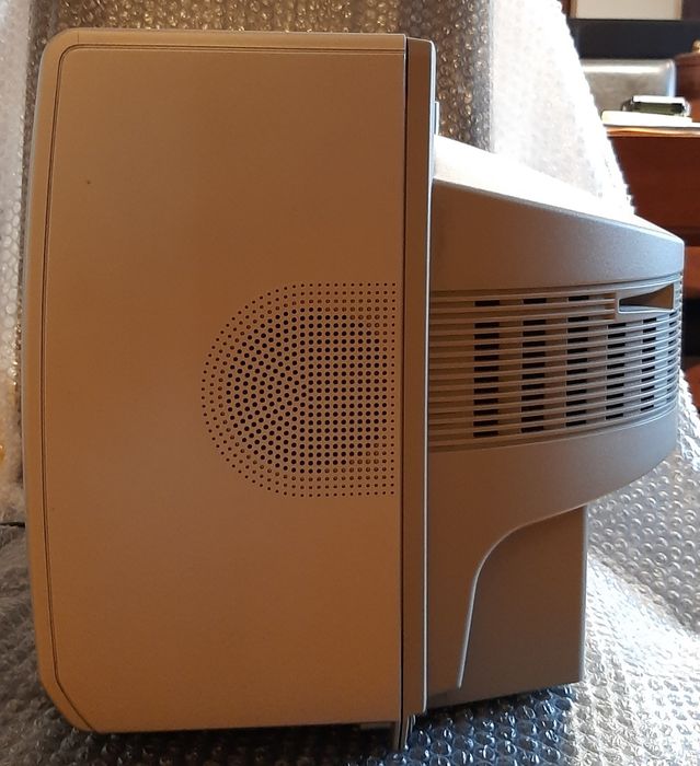 Televisor Sharp, 35 cms de diagonal de ecrã, com comando64740608176385121