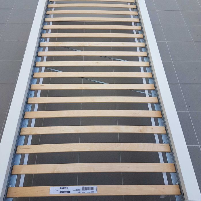 Cama solteiro branca