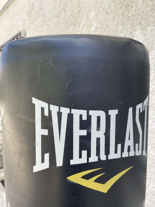 Saco de boxe / kickboxing everlast + ~100kg de areia
