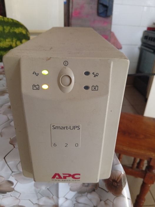 ДБЖ APC Smart-UPS 620 (SU620INET) робочий