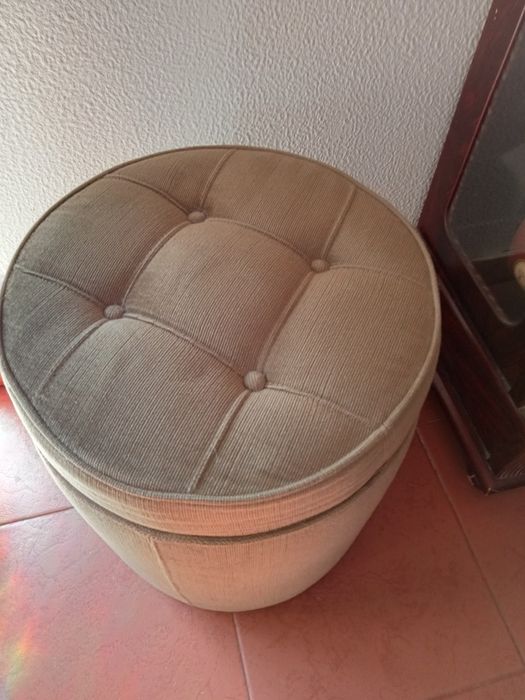 Puff antigo em tecido