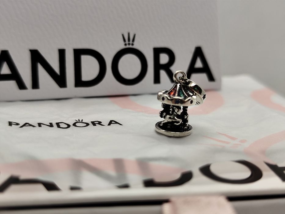 Pendente carrossel da Pandora