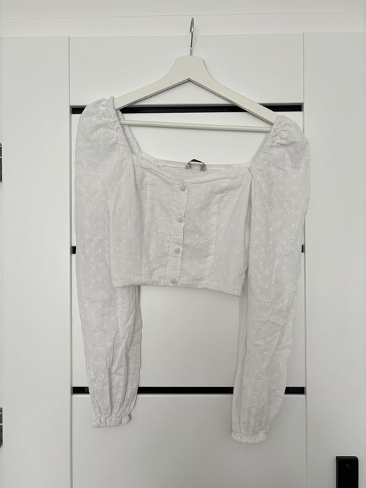 Biały krótki top Stradivarius