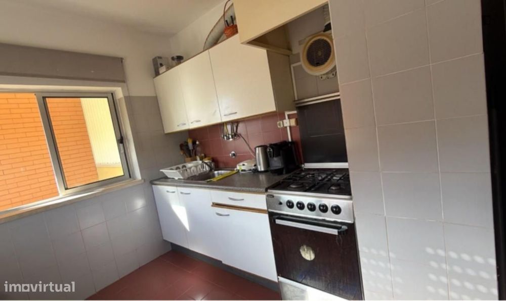 Apartamento com 3 quartos - localizado em Almada Lisbon