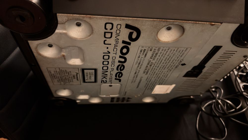 2 CDJ’s Pioneer 1000