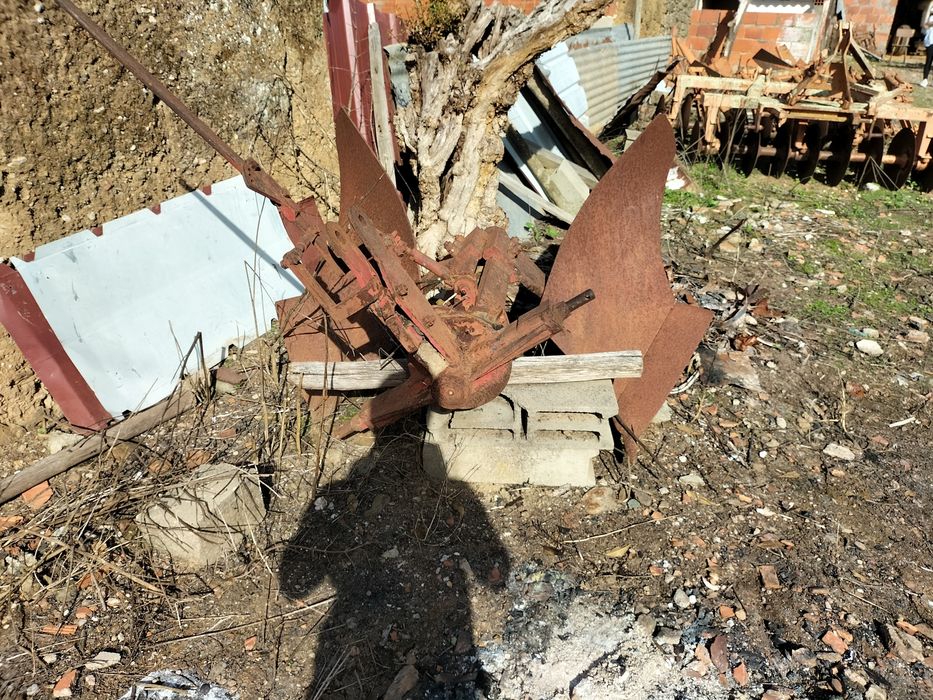 Vendo charrua pequena