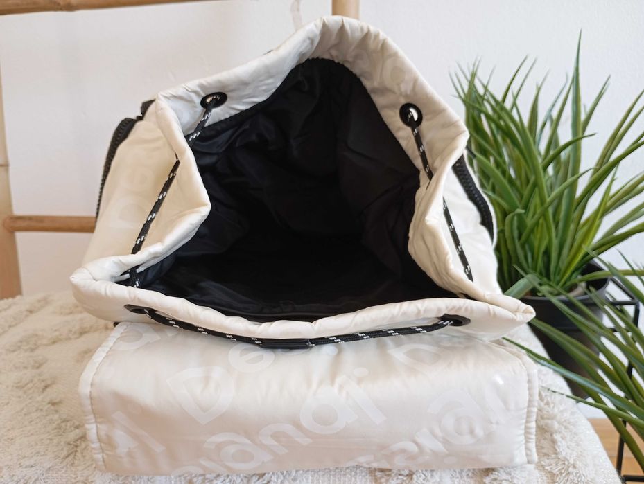 Mochila Desigual bege/branca