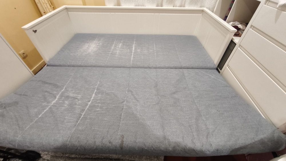 Cama ikea  com estrados e colchões