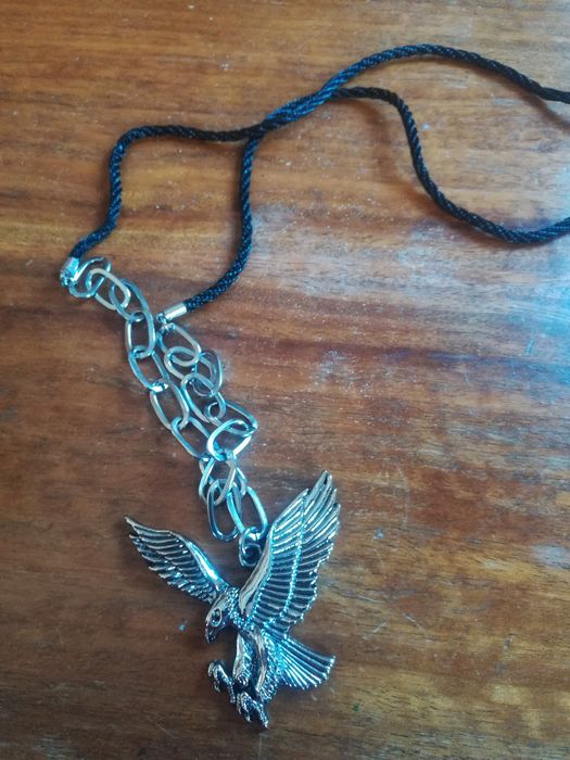 Colares de homem metal