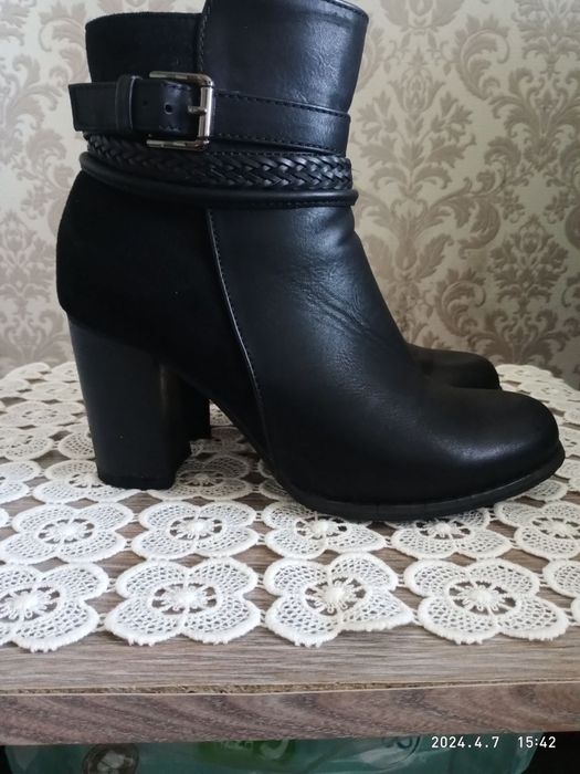 Напів чоботи весняні жіночі