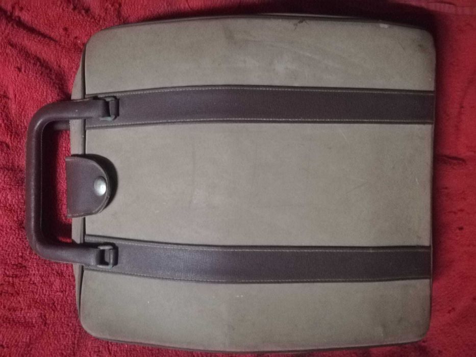 Máquina De Escrever Olivetti