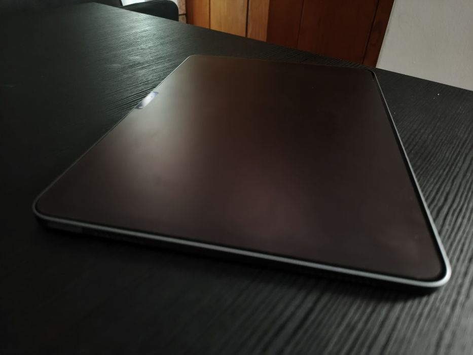 iPad Air M4 128GB Wi-Fi - Como novo, com garantia (fatura maio 2026) e acessórios.