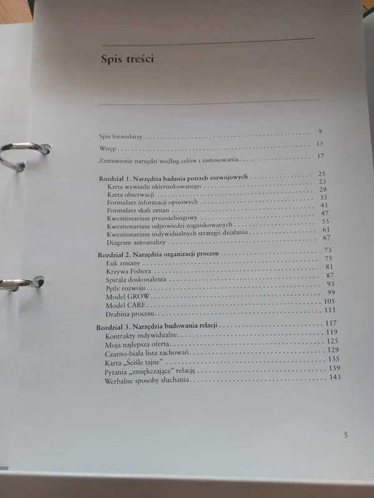 Segregator z cwiczeniami/zadaniami do coachingu.