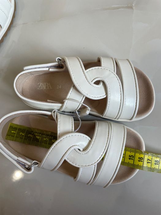 Босоніжки Zara 23,24,25 розмір