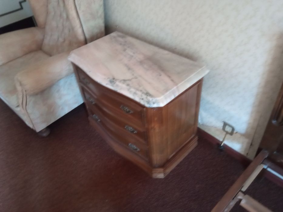 Conjunto de mobiliário de quarto de casal