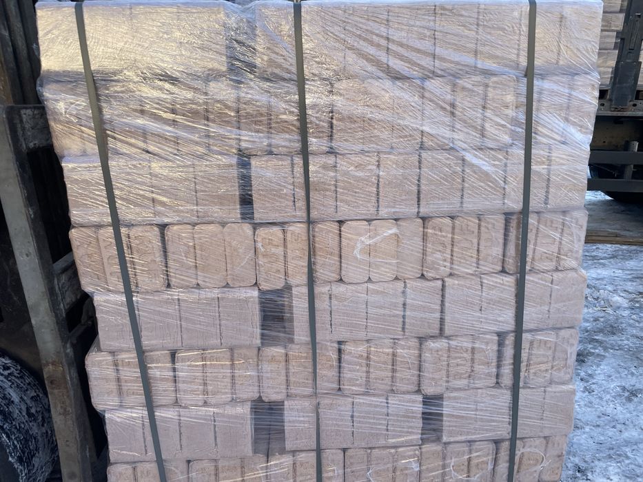 Паливні брикети , сухі дрова дуб , пілети є великий обсяг оптові ціни