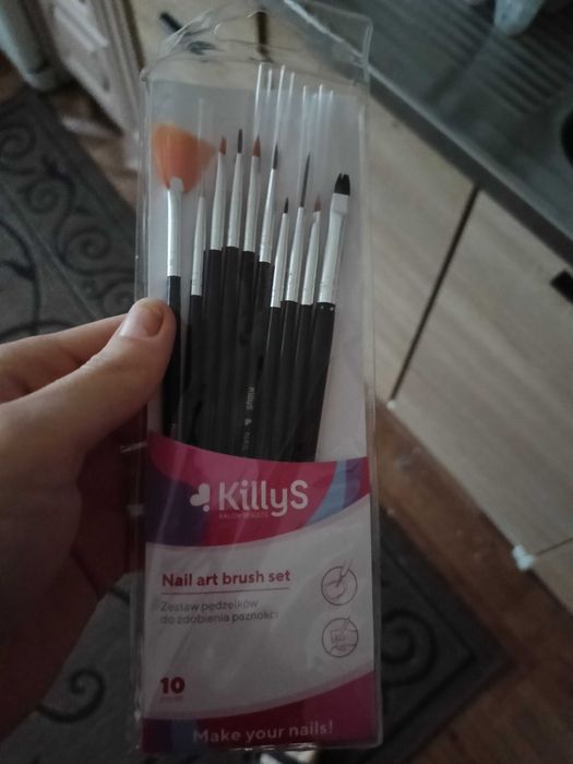 Zestawy do robienia paznokci