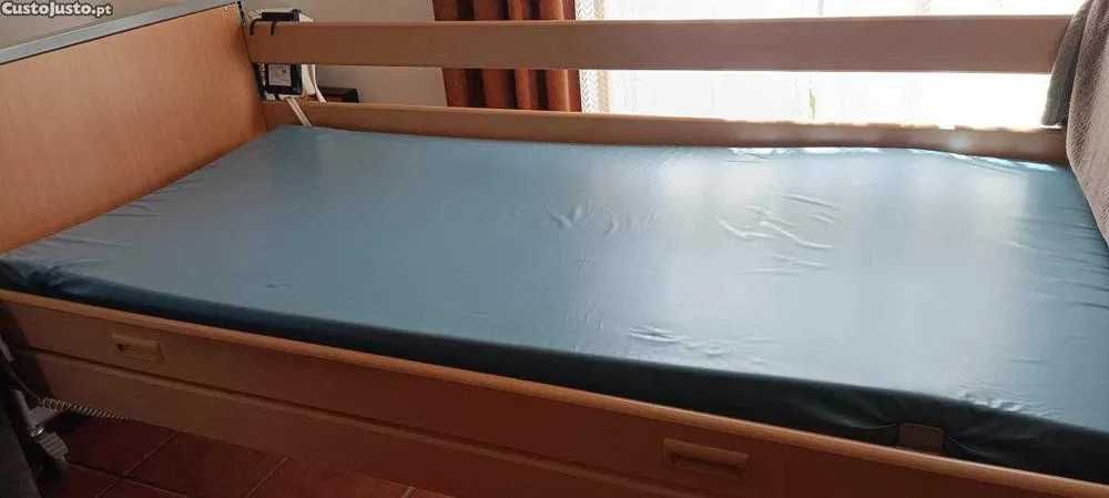 Colchão anti-escaras (espuma medica), ideal para camas articuladas.