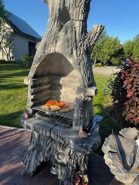 grill betonowy, drewnopodobny, ogrodowy ,pień drzewa