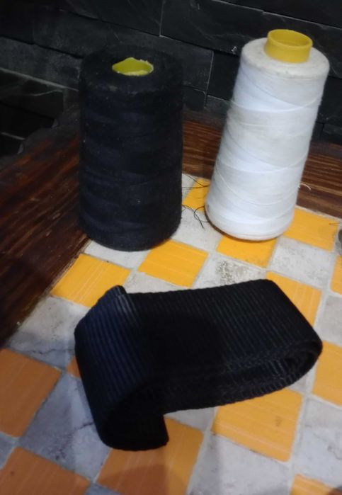 Lote de artigos de costura, formado por 26 peças - Ver descrição