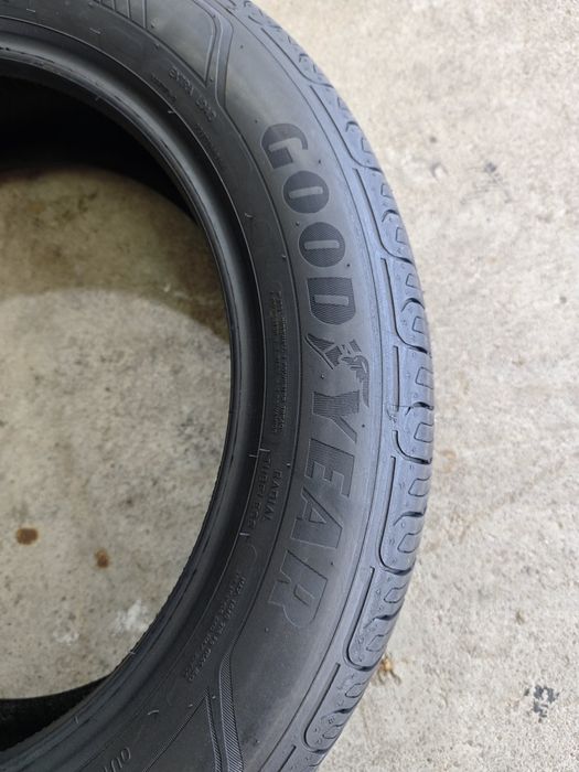 195/60/18 Goodyear