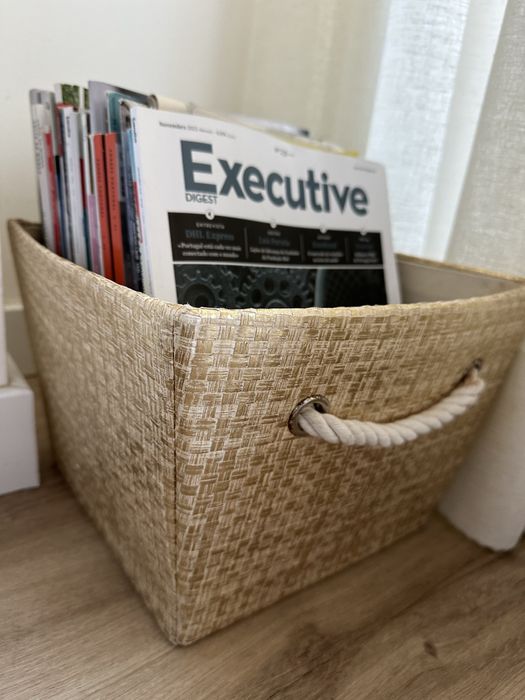 Jarras, castiçais, candeeiro, cesta - 18€ cada