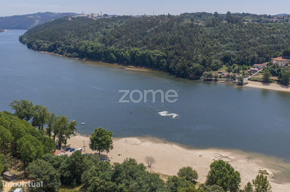 Terreno com 1490m2, Gondomar