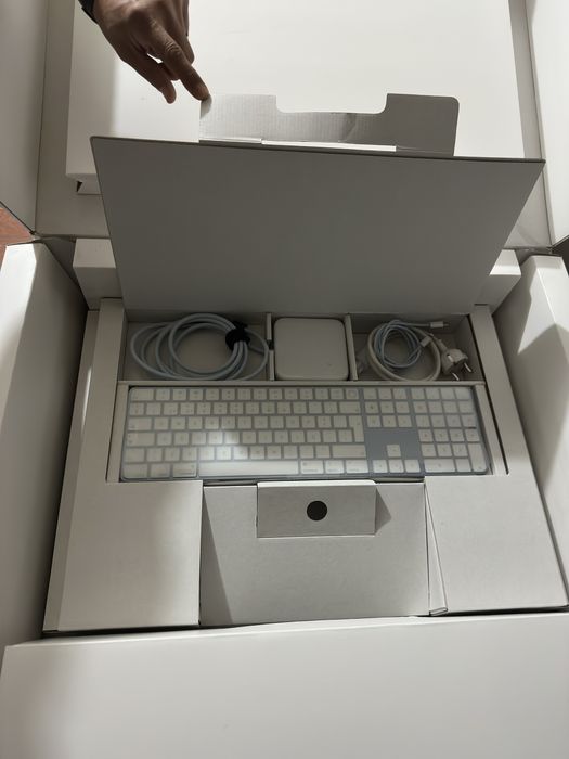 IMAC blue 16GB/512GB/  2024