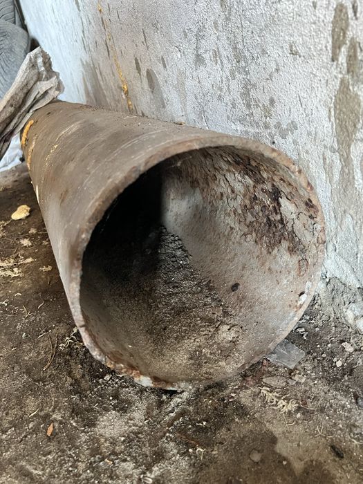 Продам трубу металеву на діаметер 200