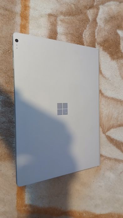 Ноутбук Microsoft Surface Book 2 15″ у хорошому стані