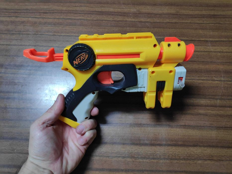 Pistola NURF com mira Laser