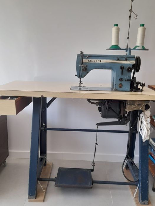 Máquina de costura industrial