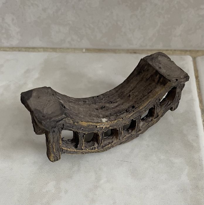 Pequena ponte decorativa para aquário