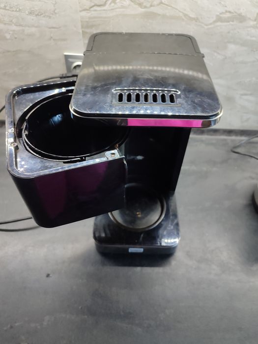 Продам капельную кофеварку Graef FK402EU