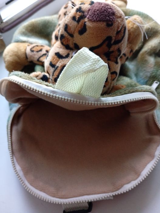 Рюкзак с игрушечным леопардом