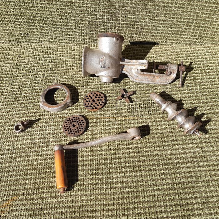 Мясорубка ручна запчастини