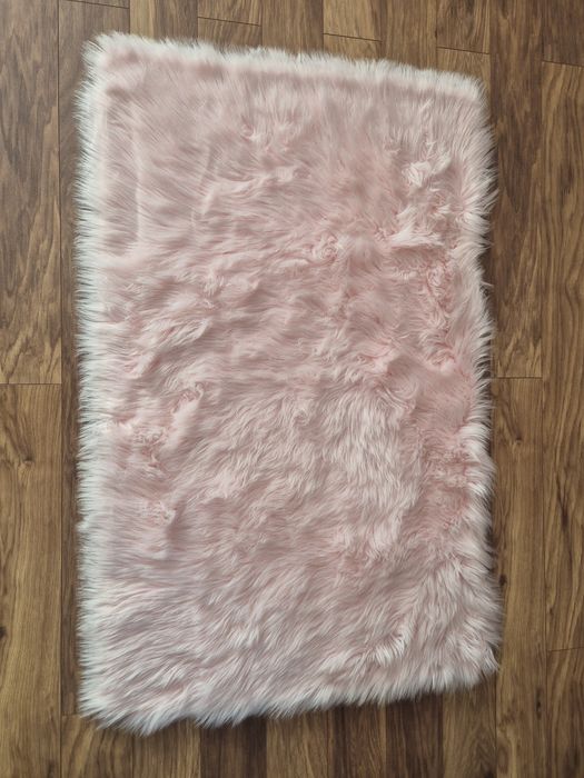 Dywanik różowy home & you sztuczna skóra owcza