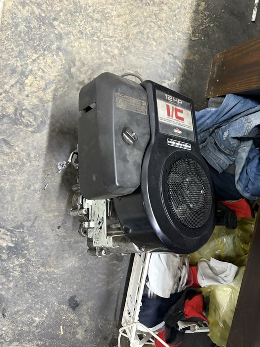 Silnik do Traktorka B&S 12hp.