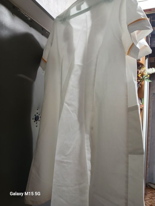 Халат білий медичний